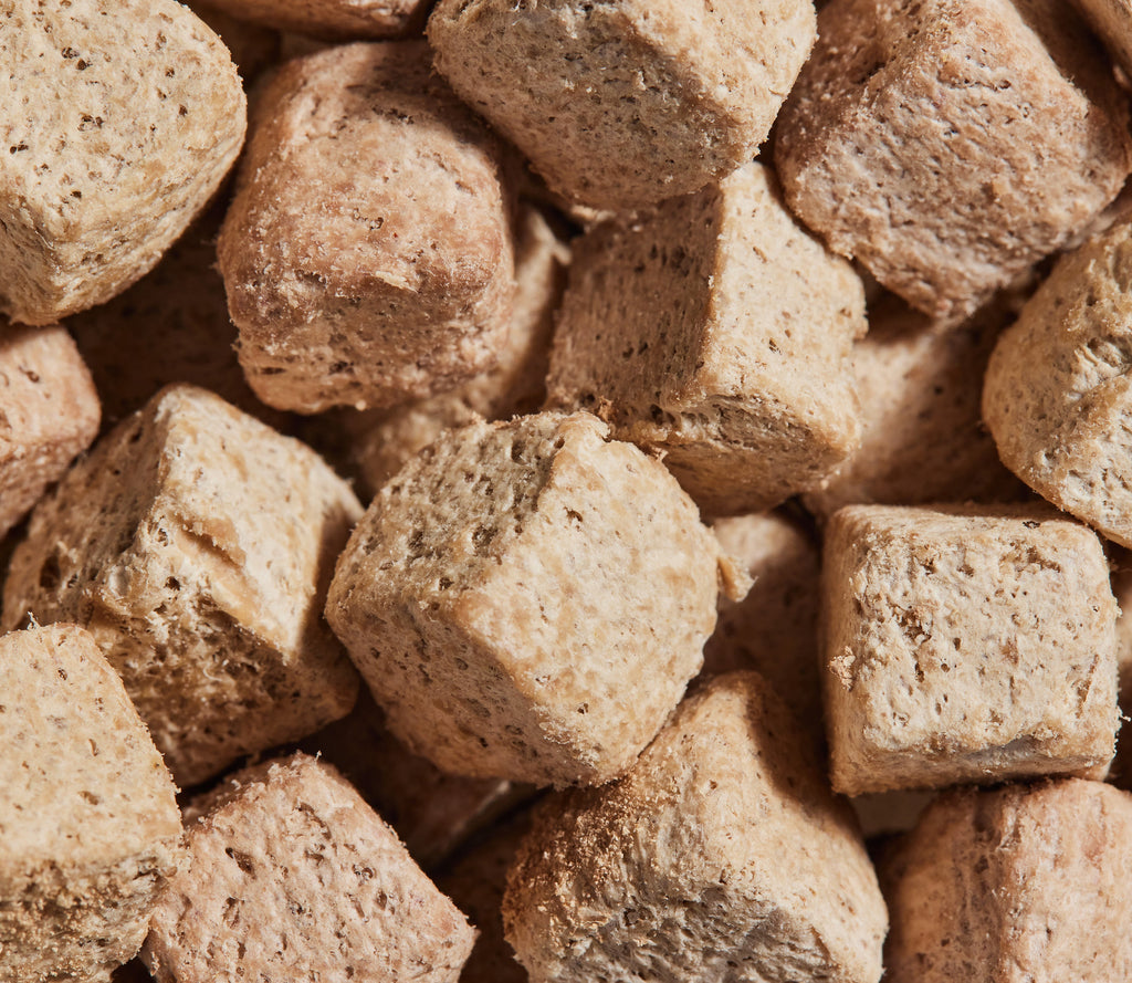 Single-Ingredient Freeze-Dried Raw Chicken Dog Treat Cubes - Grain-Free